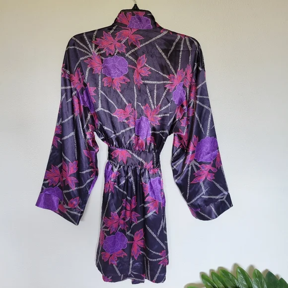 Victoria's Secret silky robe - Picture 3 of 5